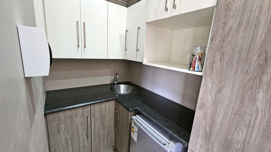 To Let 2 Bedroom Property for Rent in Melodie North West